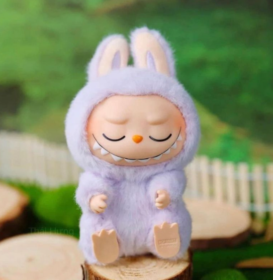 LABUBU DOLL LIMITED HAVE A SEAT ZIZI VINYL PLUSH